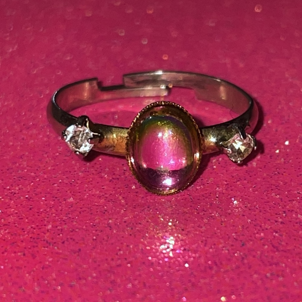 iridescent ring💗💚 - Picture 3 of 6